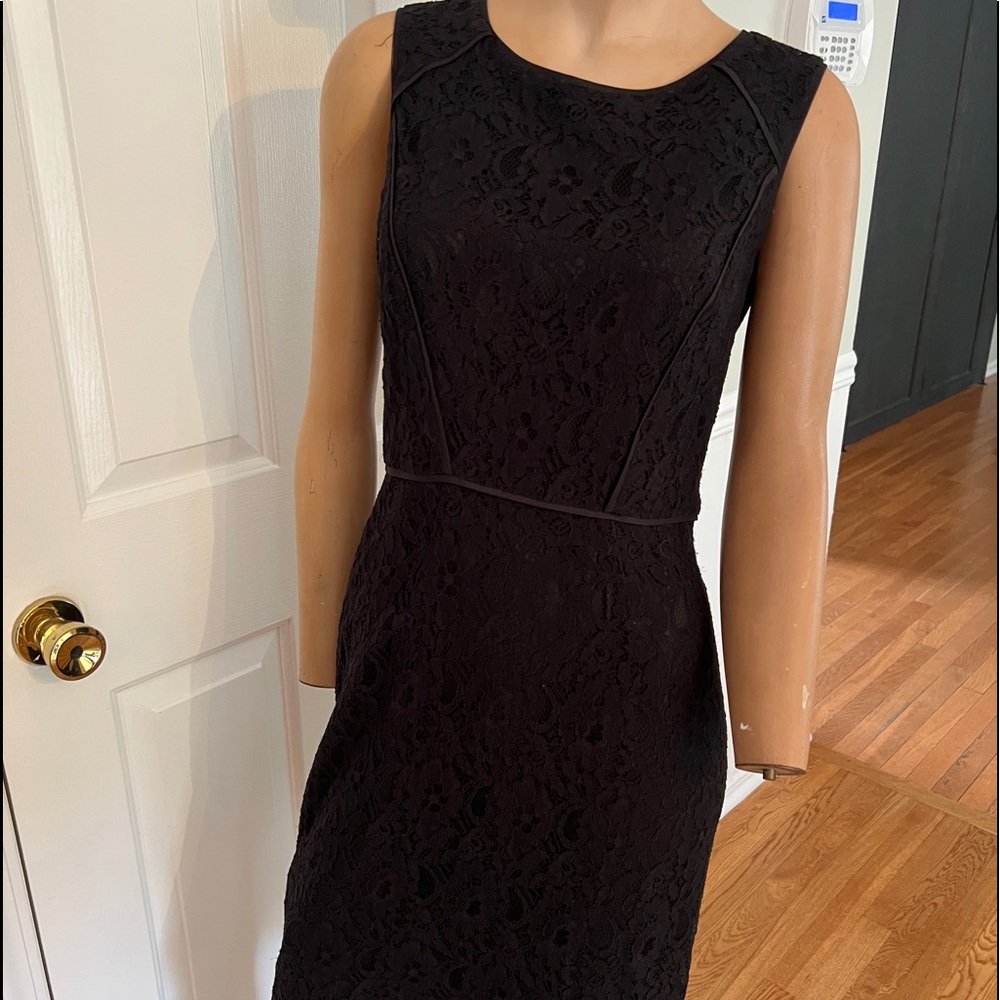 Ann Taylor NWOT Size 2 lace black dress